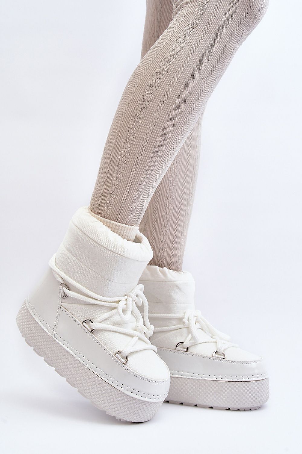 Moon boots model 191329 Step in style