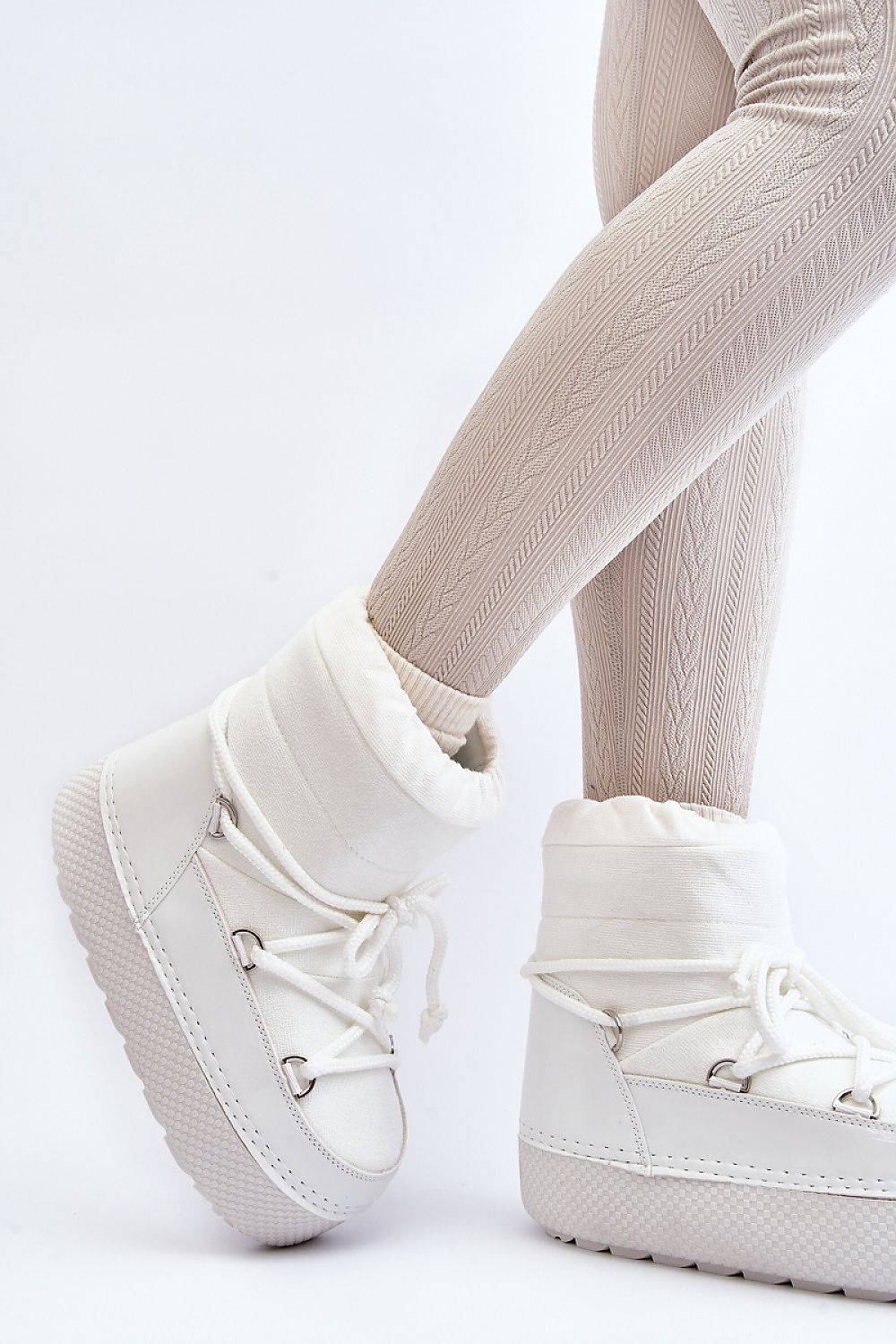 Moon boots model 191329 Step in style