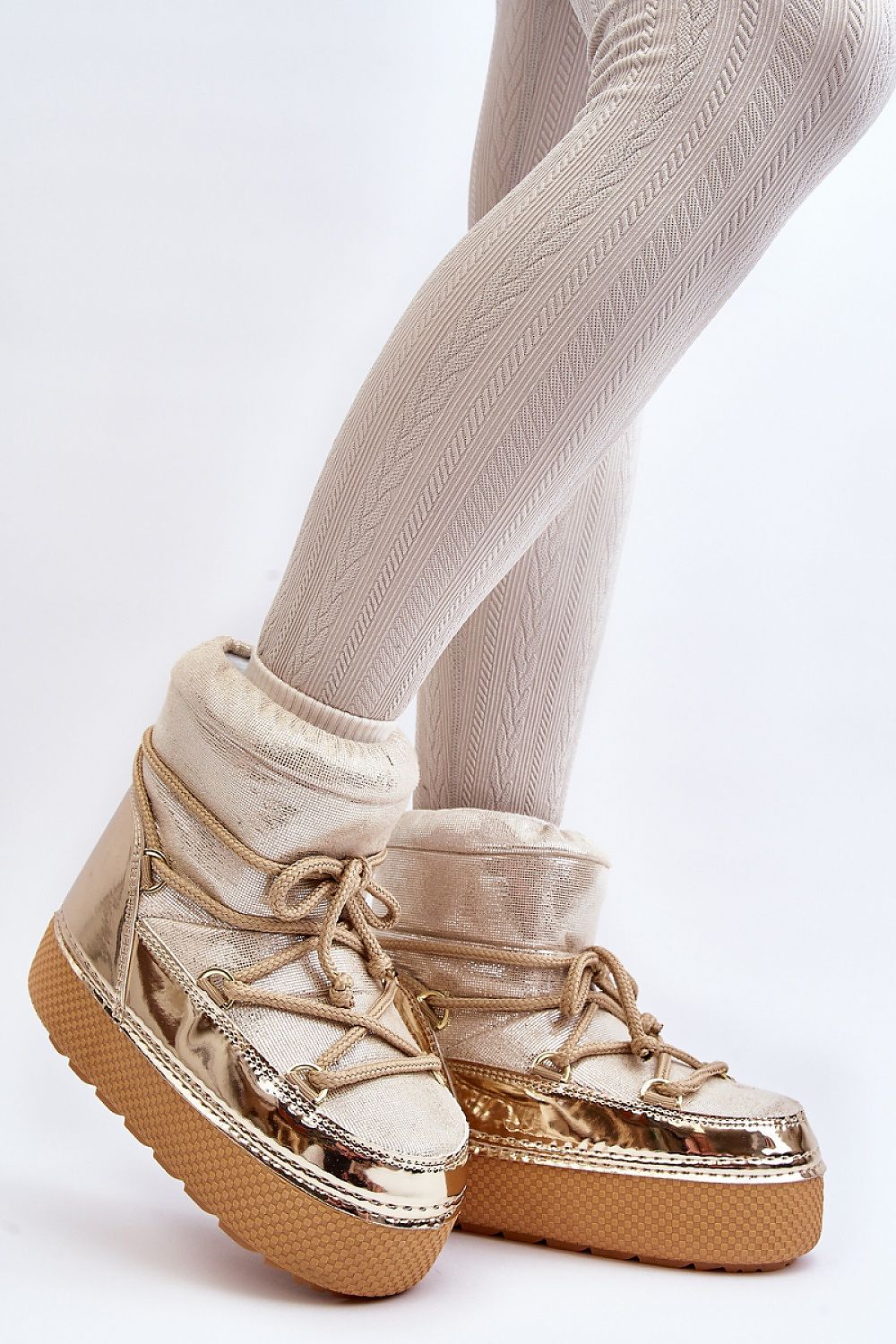 Moon boots model 191329 Step in style