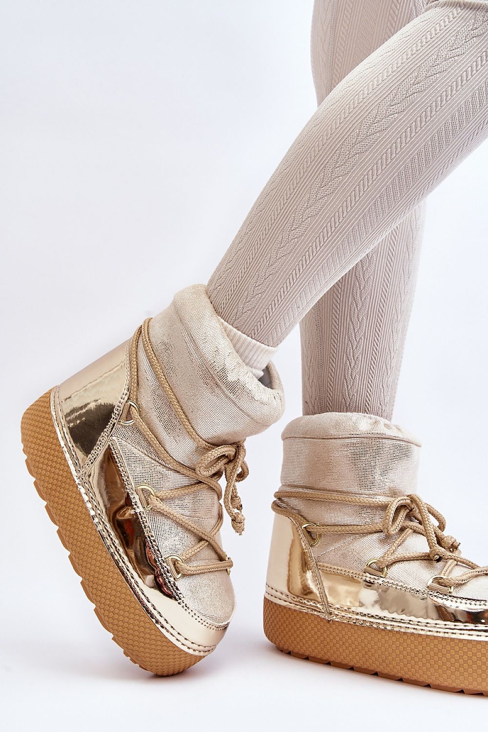 Moon boots model 191329 Step in style