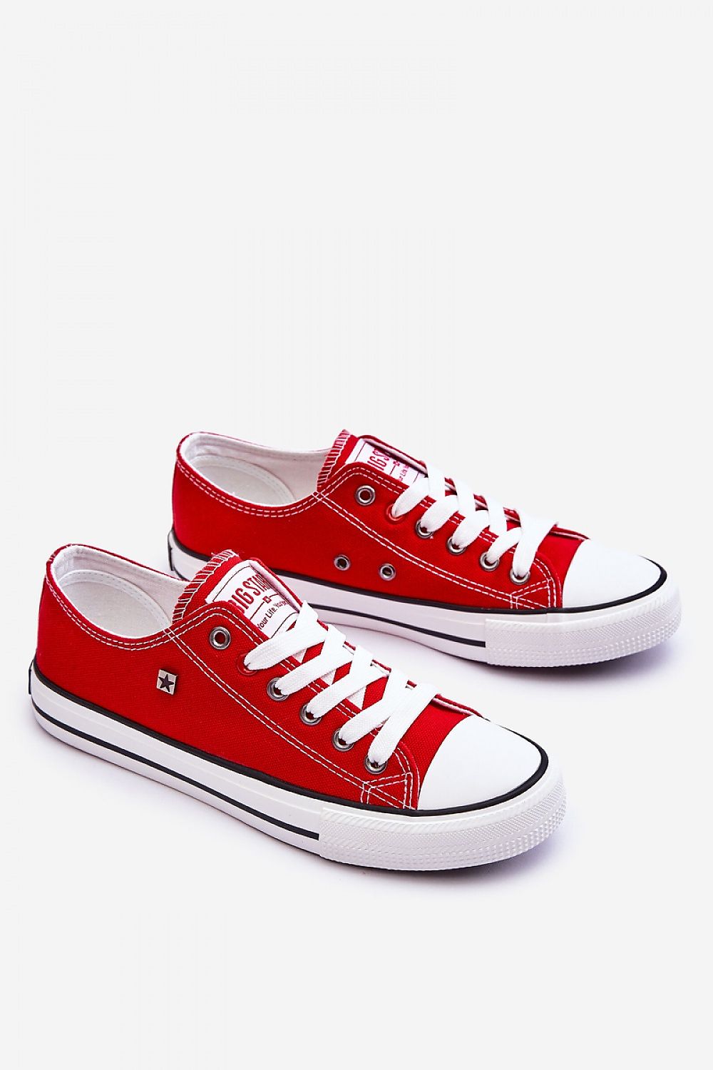 Tenişi model 192307 Step in style