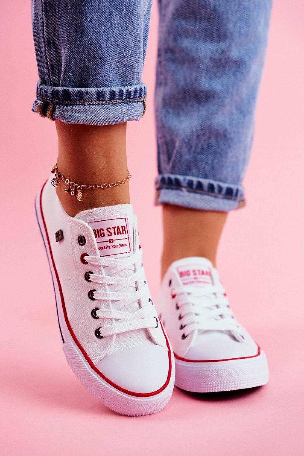 Tenişi model 192311 Step in style