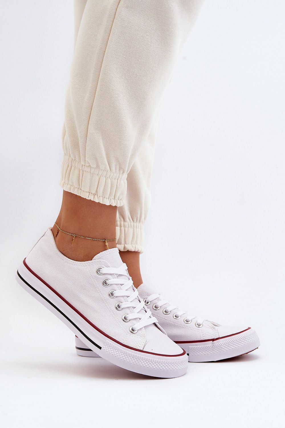 Tenişi model 193540 Step in style