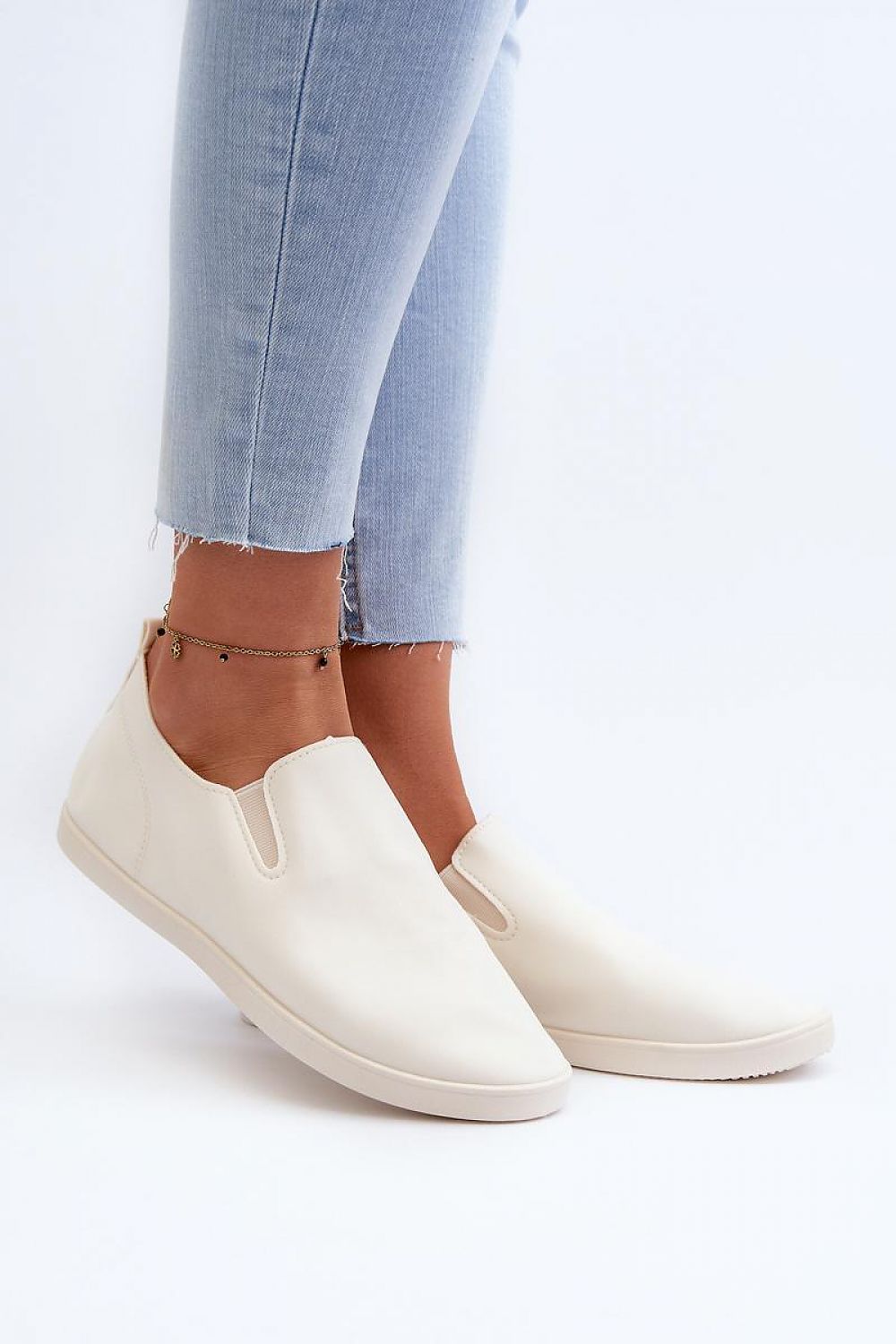 Tenişi model 197890 Step in style