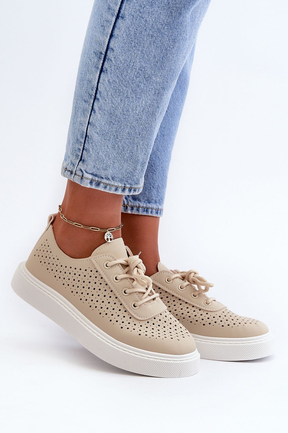 Tenişi model 198571 Step in style