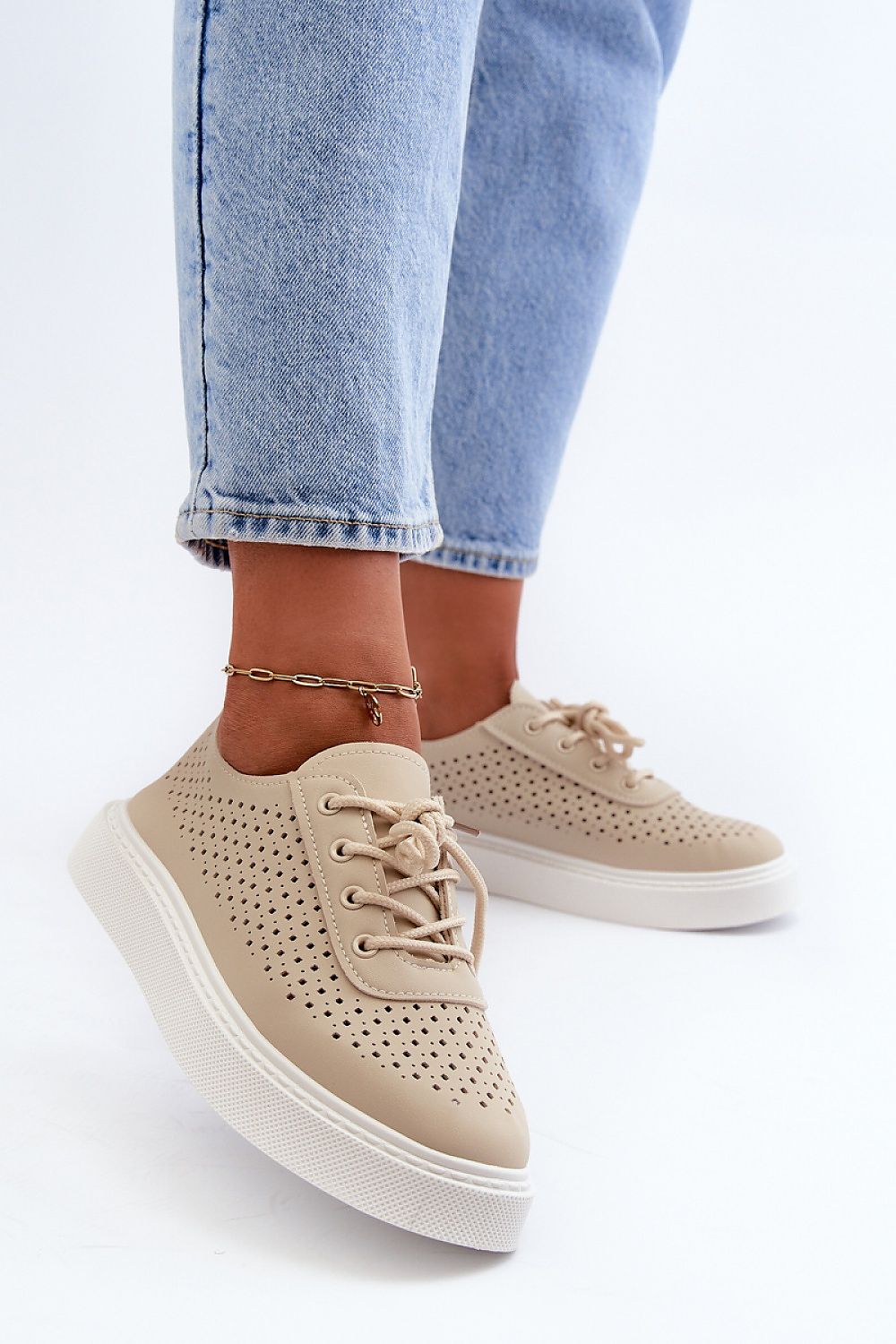 Tenişi model 198571 Step in style