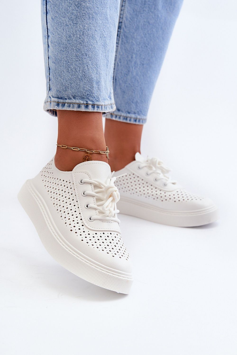 Tenişi model 198572 Step in style