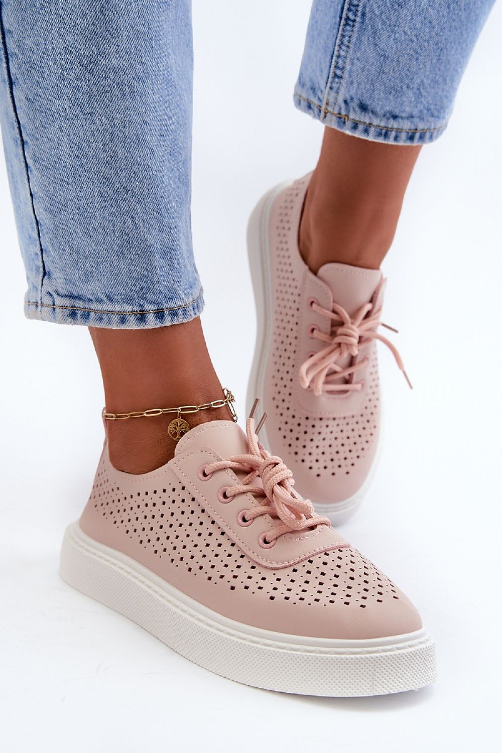 Tenişi model 198573 Step in style