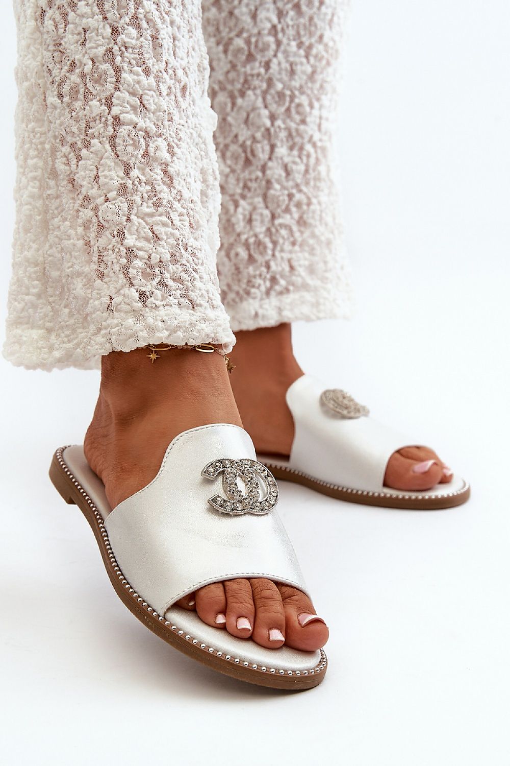 Şlapi model 198612 Step in style