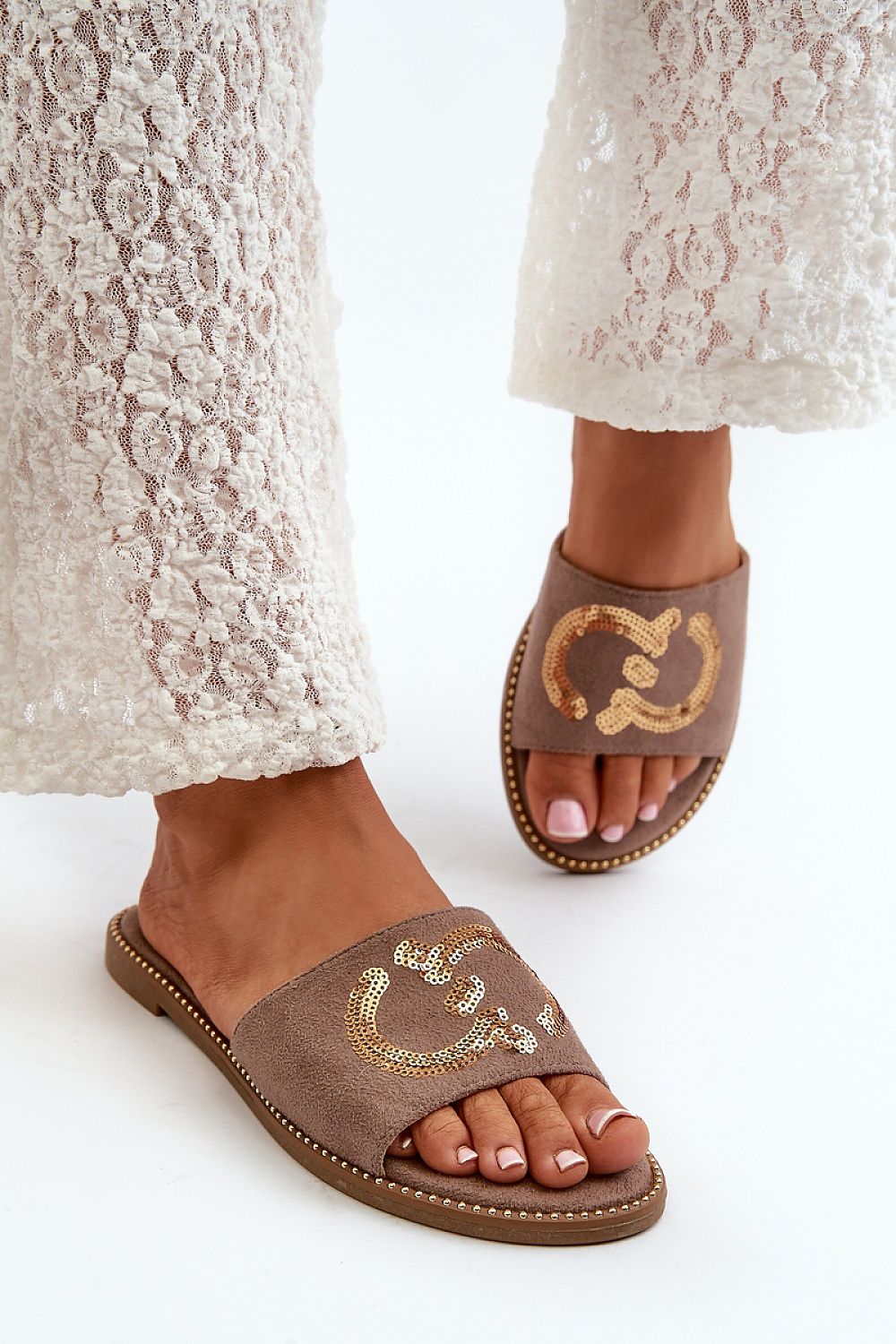 Şlapi model 198615 Step in style