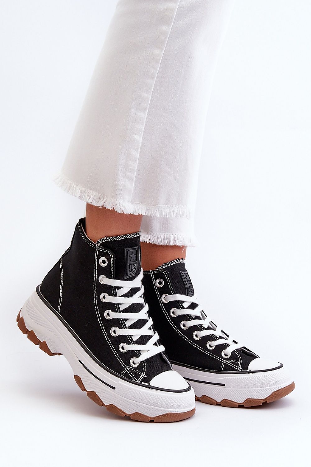 Tenişi model 198690 Step in style