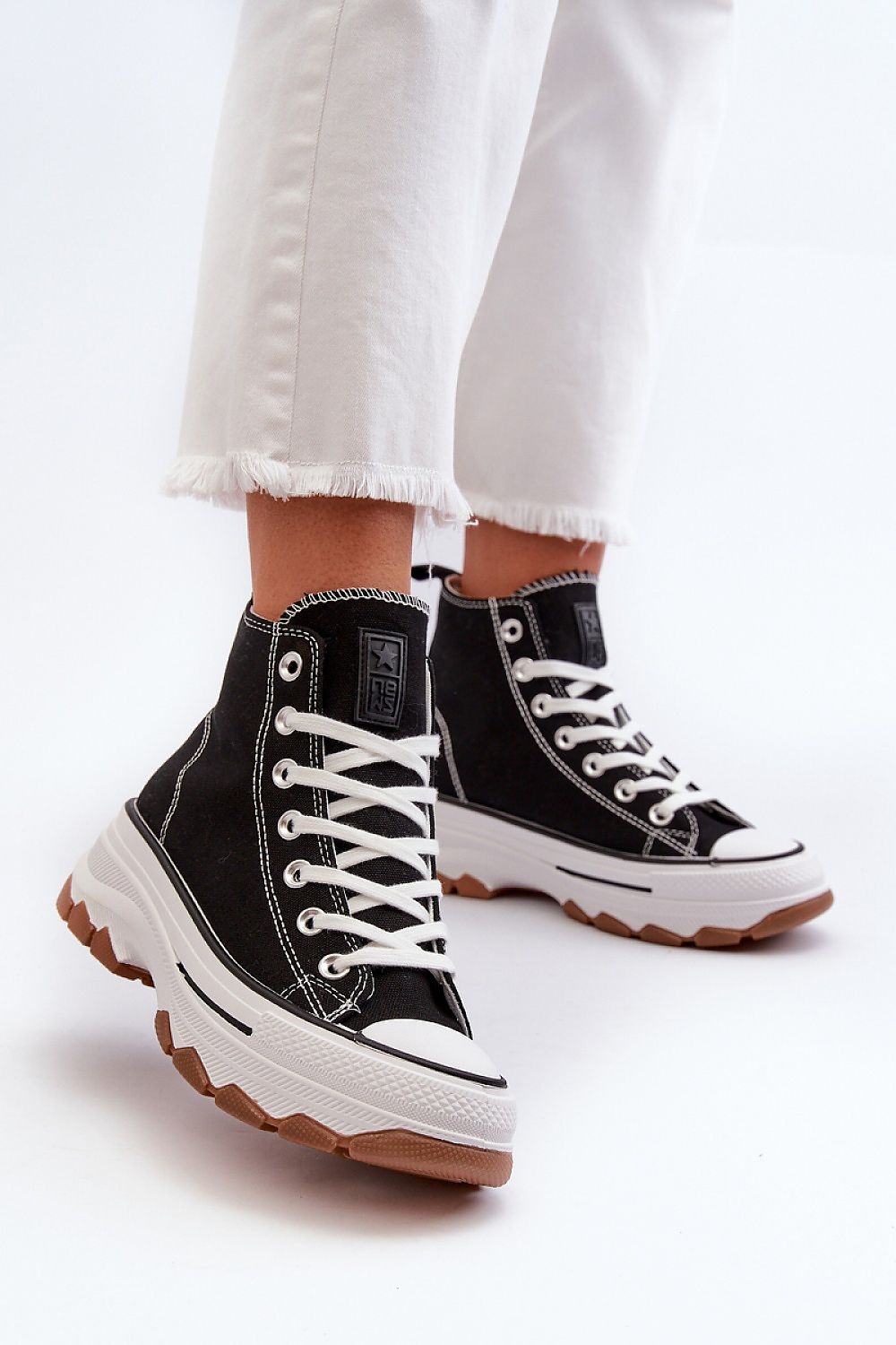Tenişi model 198690 Step in style