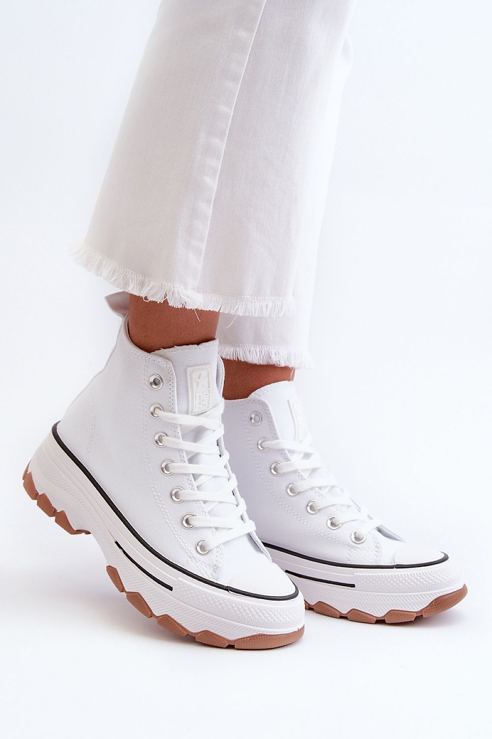 Tenişi model 198691 Step in style