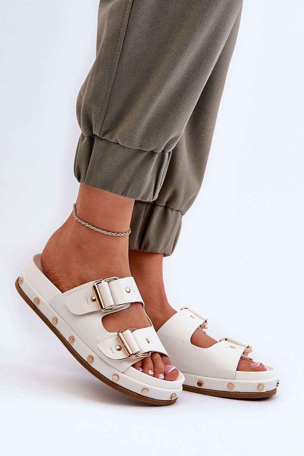 Şlapi model 198774 Step in style