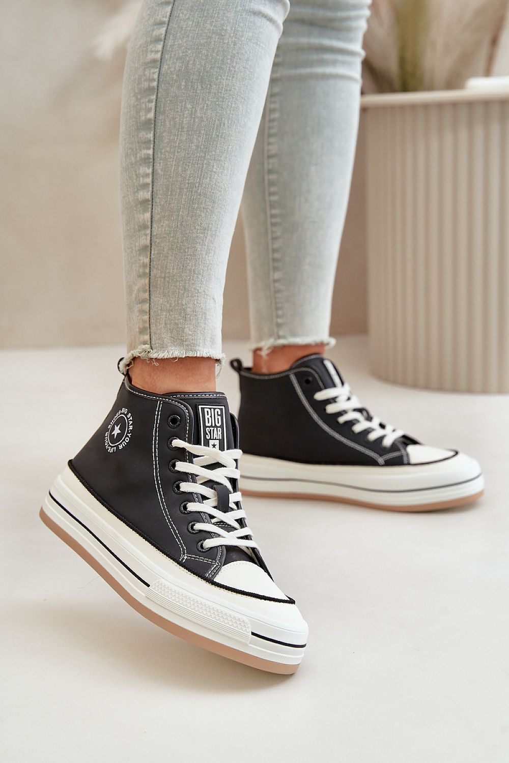 Tenişi model 199905 Step in style