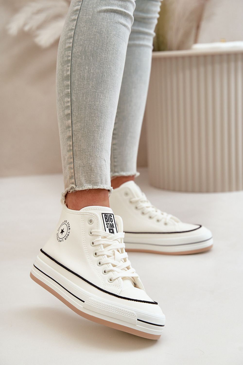 Tenişi model 199906 Step in style