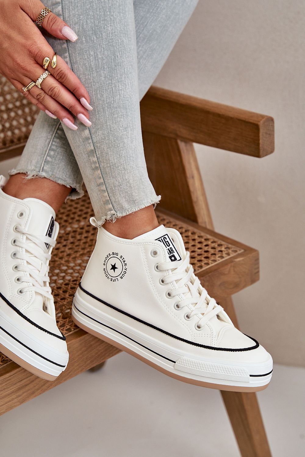 Tenişi model 199906 Step in style