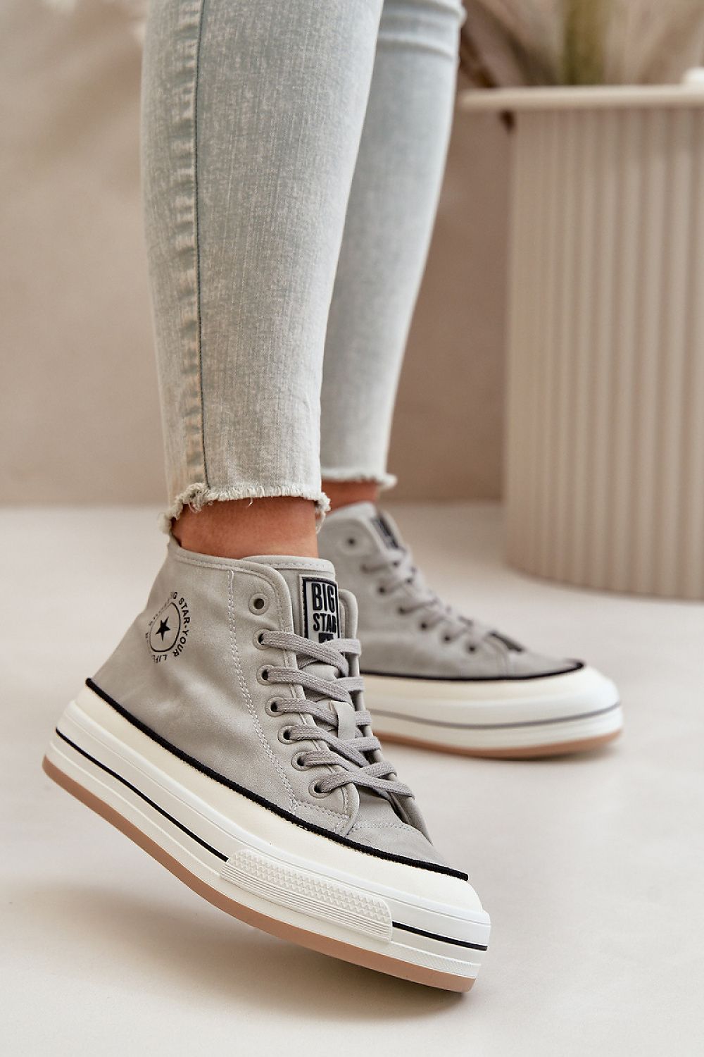 Tenişi model 199909 Step in style