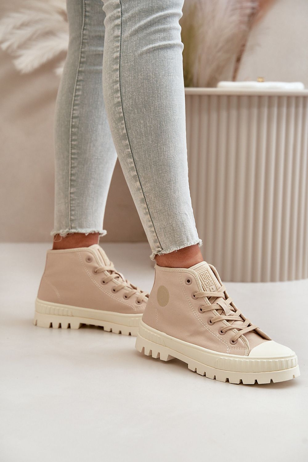 Tenişi model 199915 Step in style