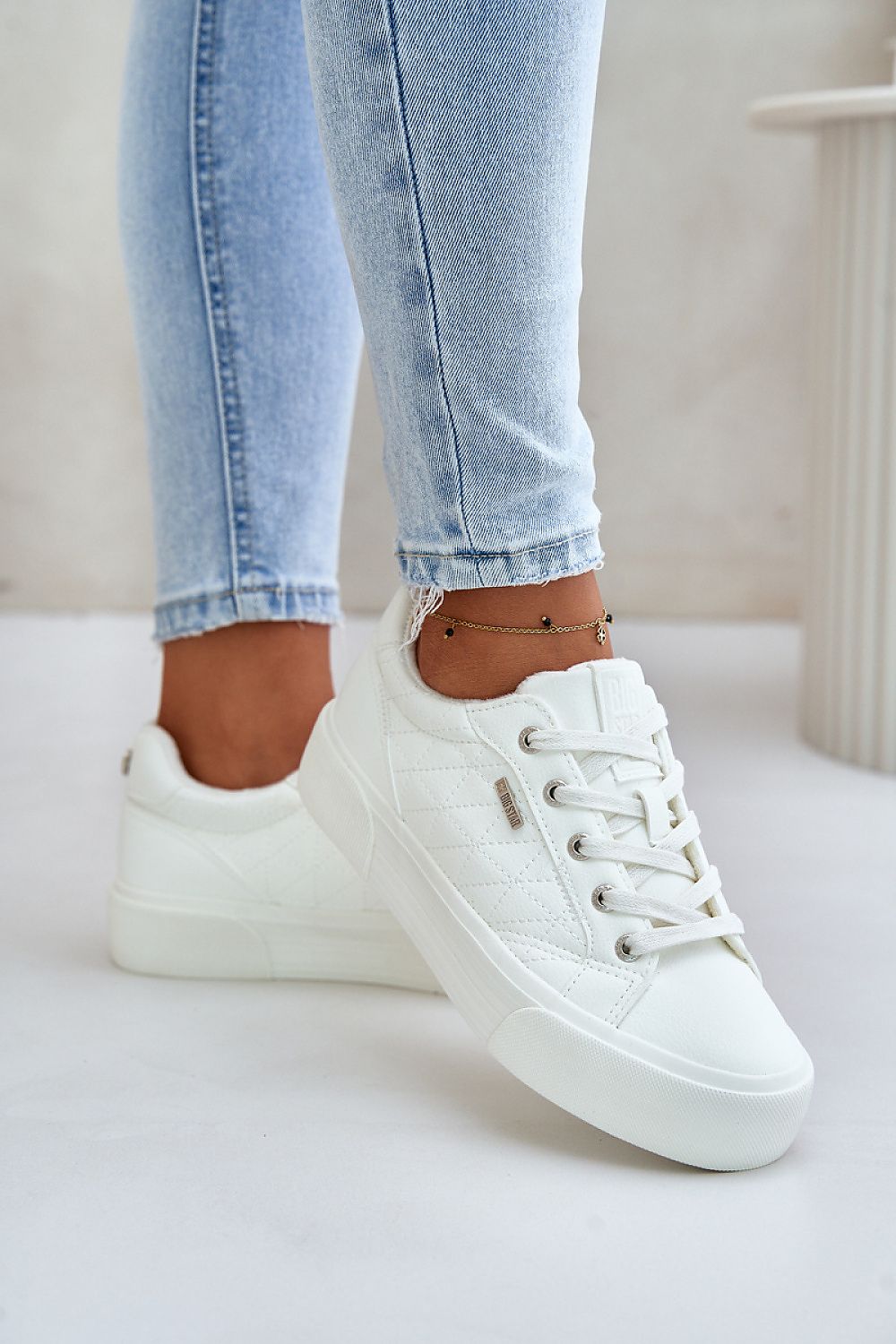 Tenişi model 201717 Step in style