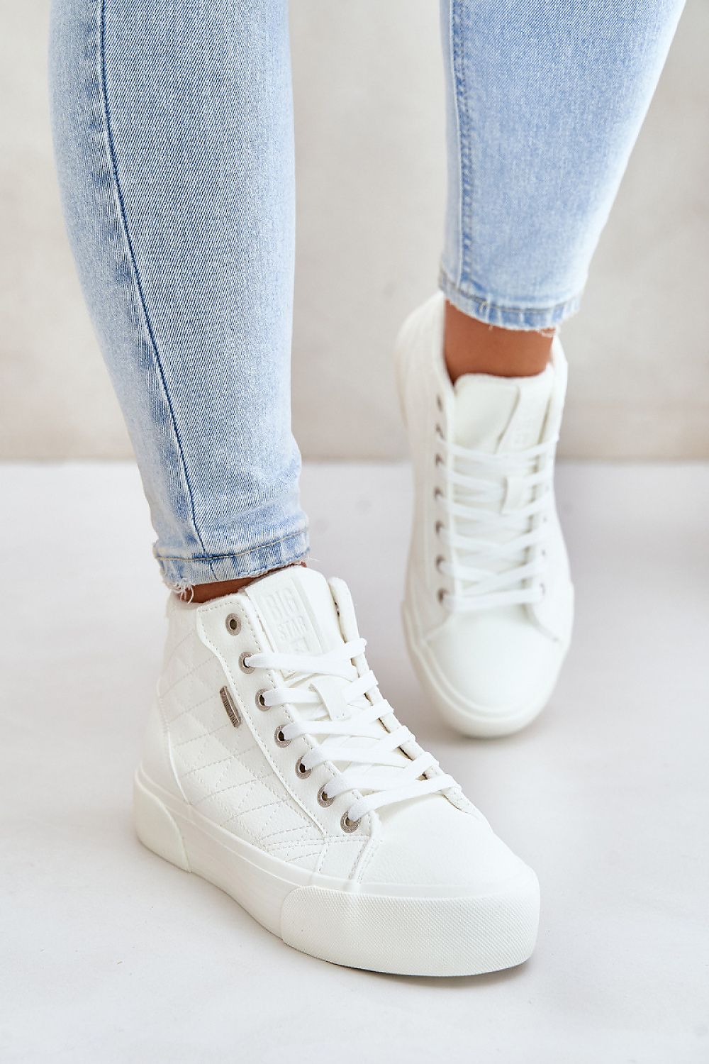 Tenişi model 201918 Step in style