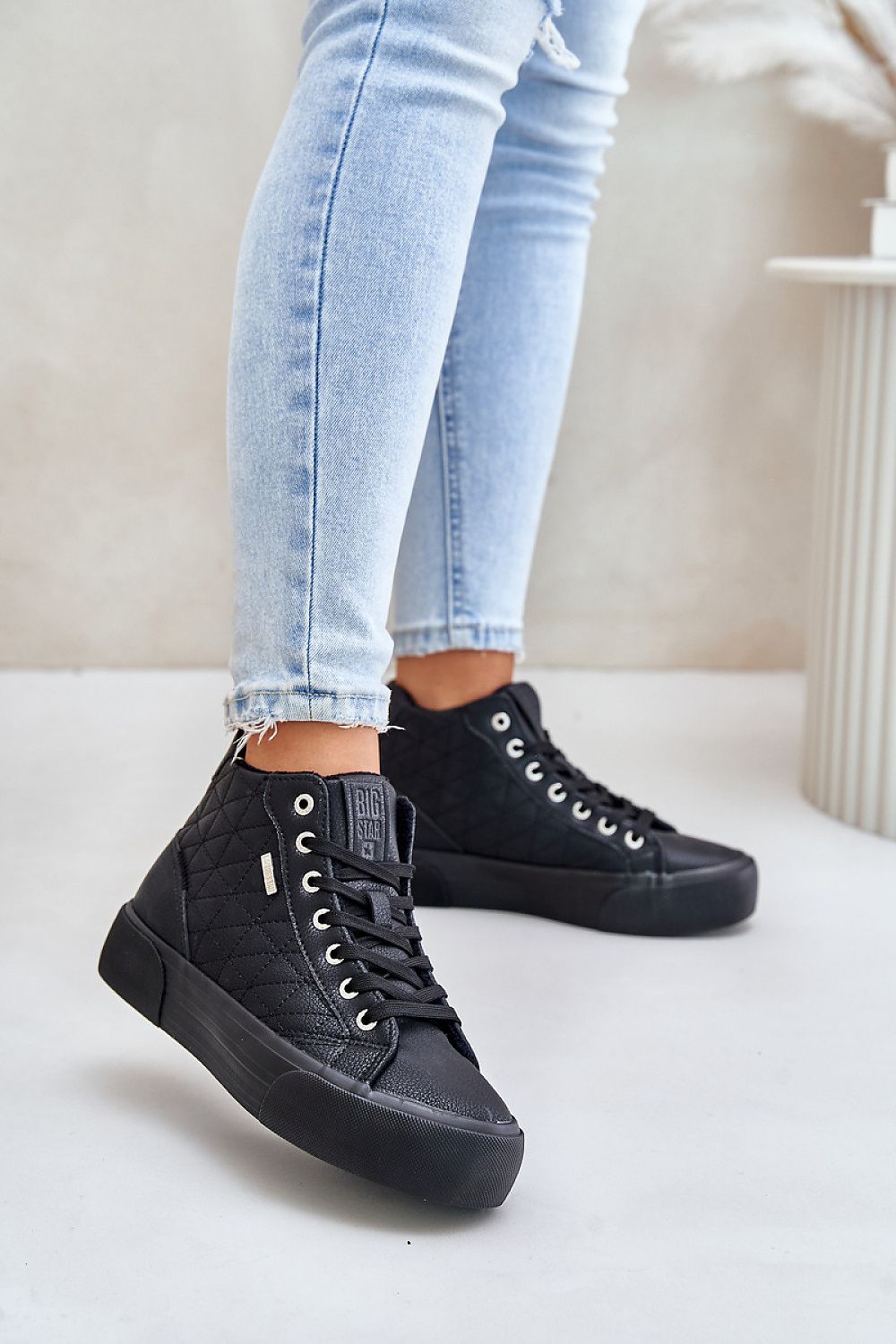 Tenişi model 201919 Step in style