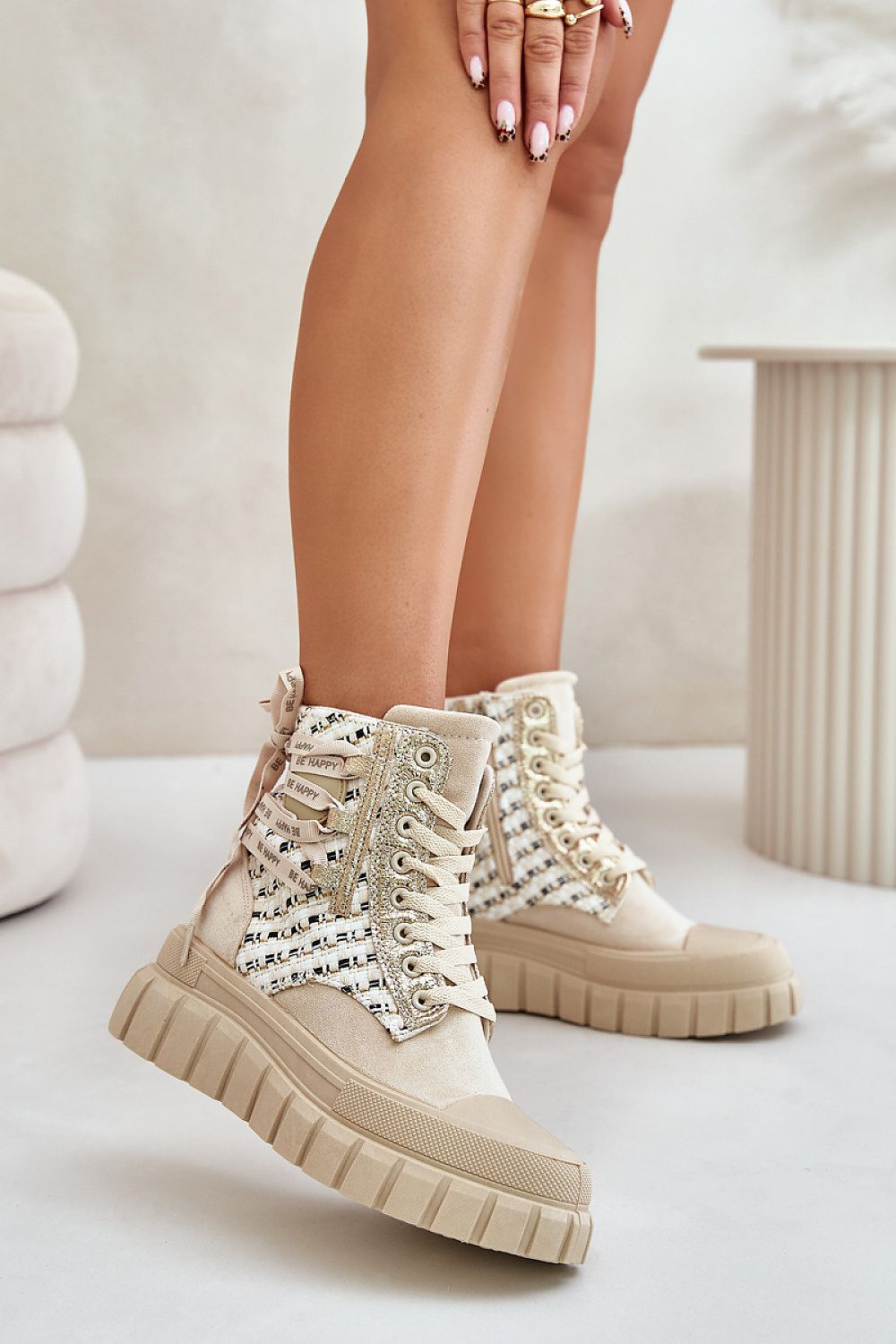 Tenişi model 201925 Step in style