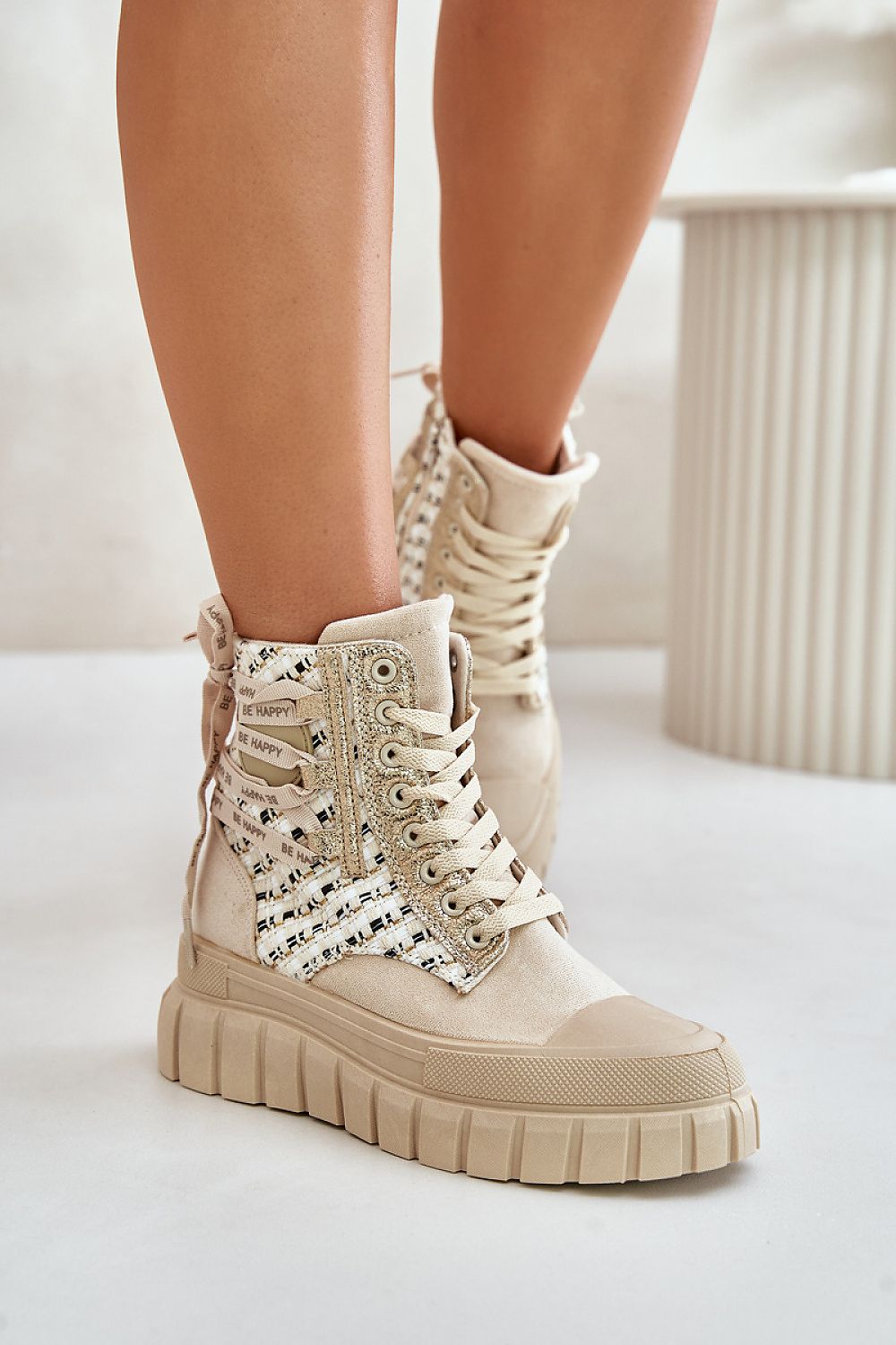 Tenişi model 201925 Step in style