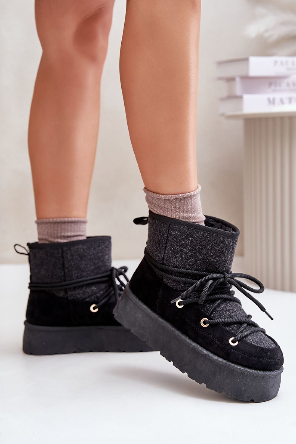 Moon boots model 202182 Step in style
