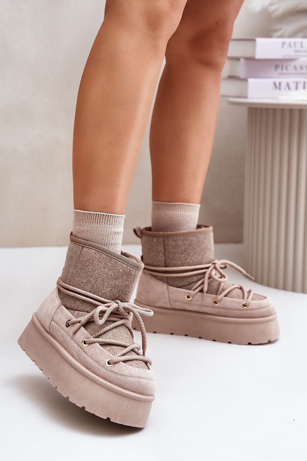 Moon boots model 202182 Step in style