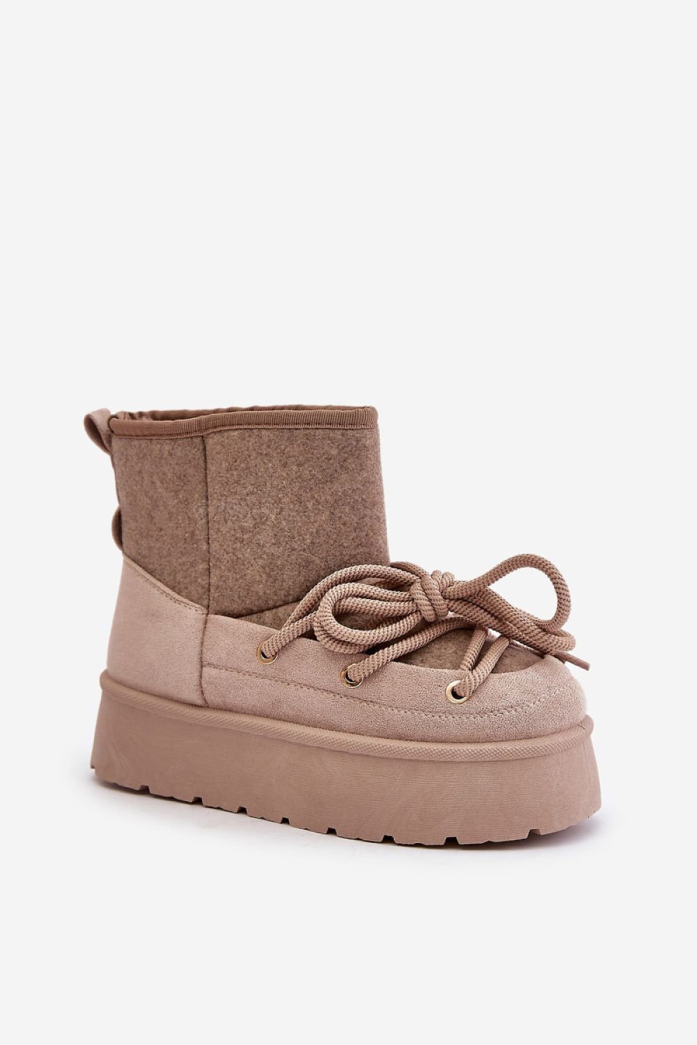 Moon boots model 202182 Step in style