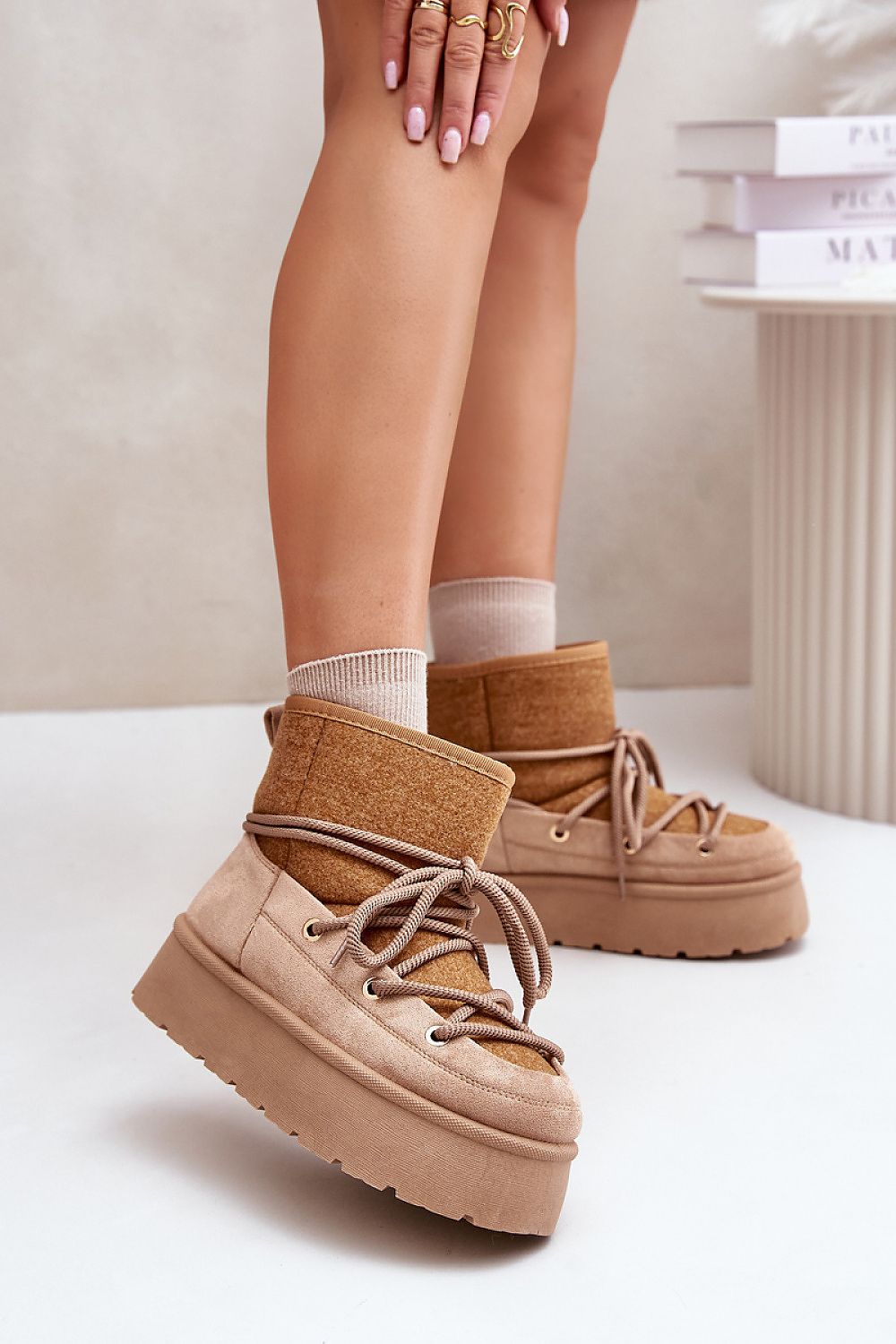 Moon boots model 202182 Step in style