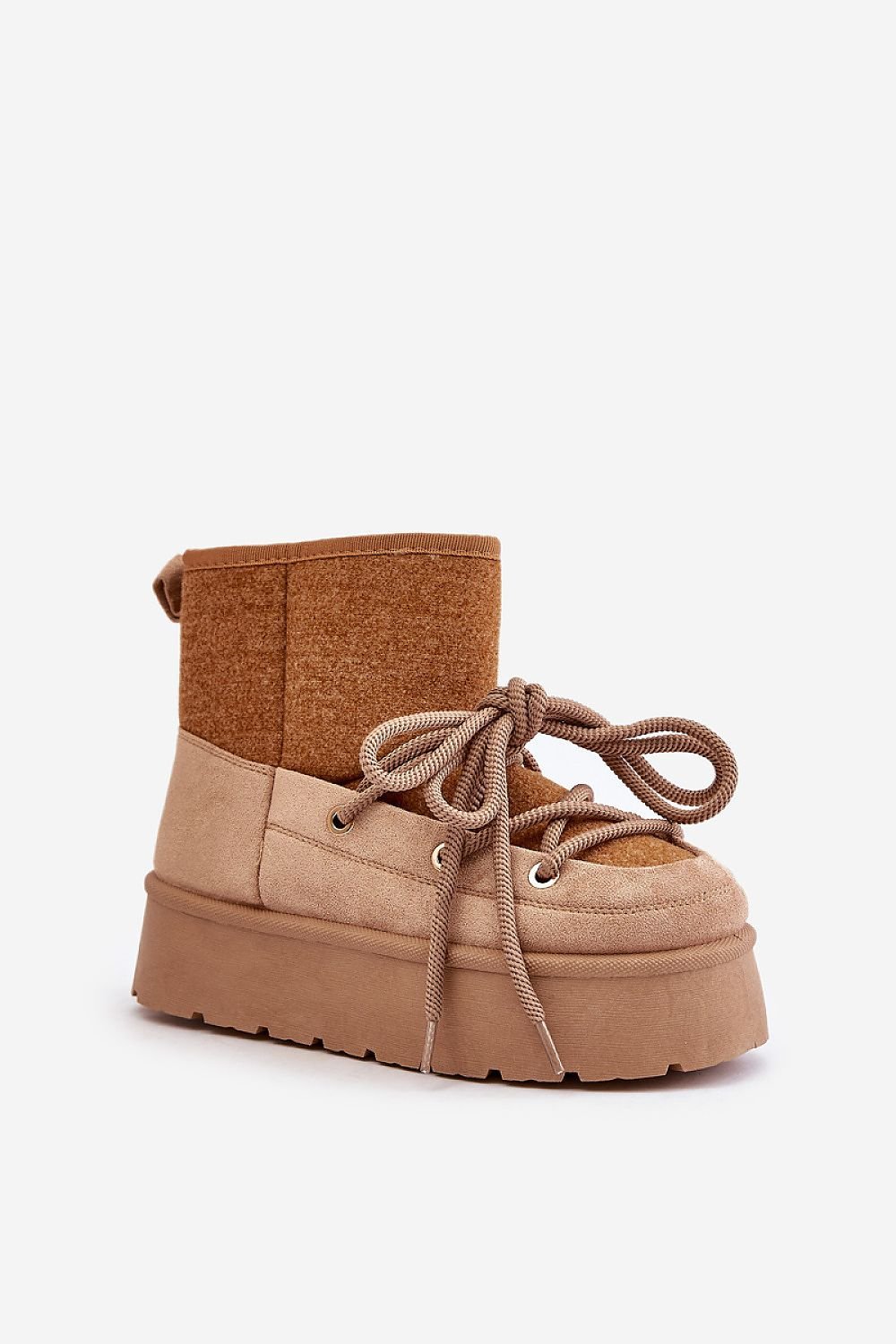 Moon boots model 202182 Step in style