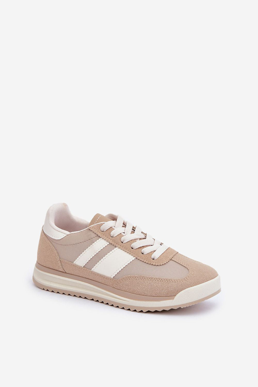 Tenişi model 205946 Step in style