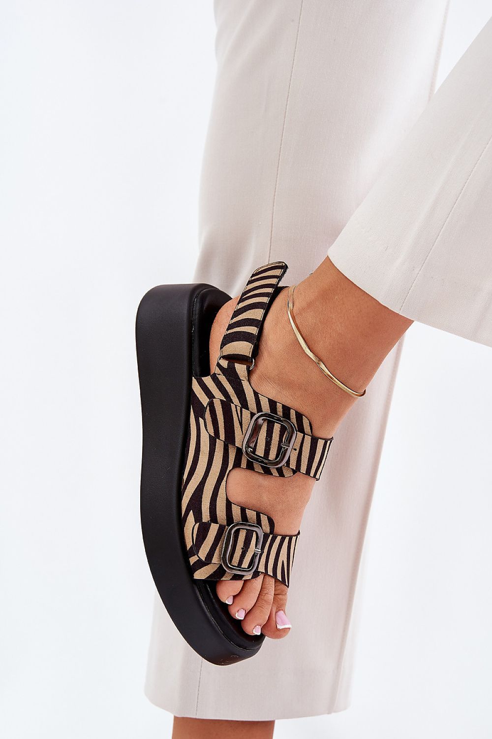 Sandale cu talpă tip pană model 209885 Step in style