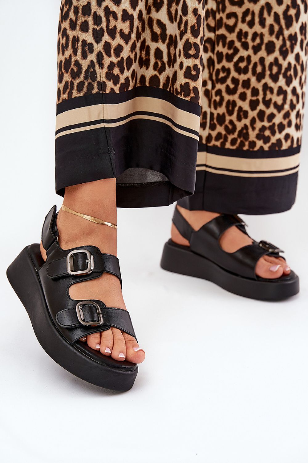 Sandale cu talpă tip pană model 209887 Step in style
