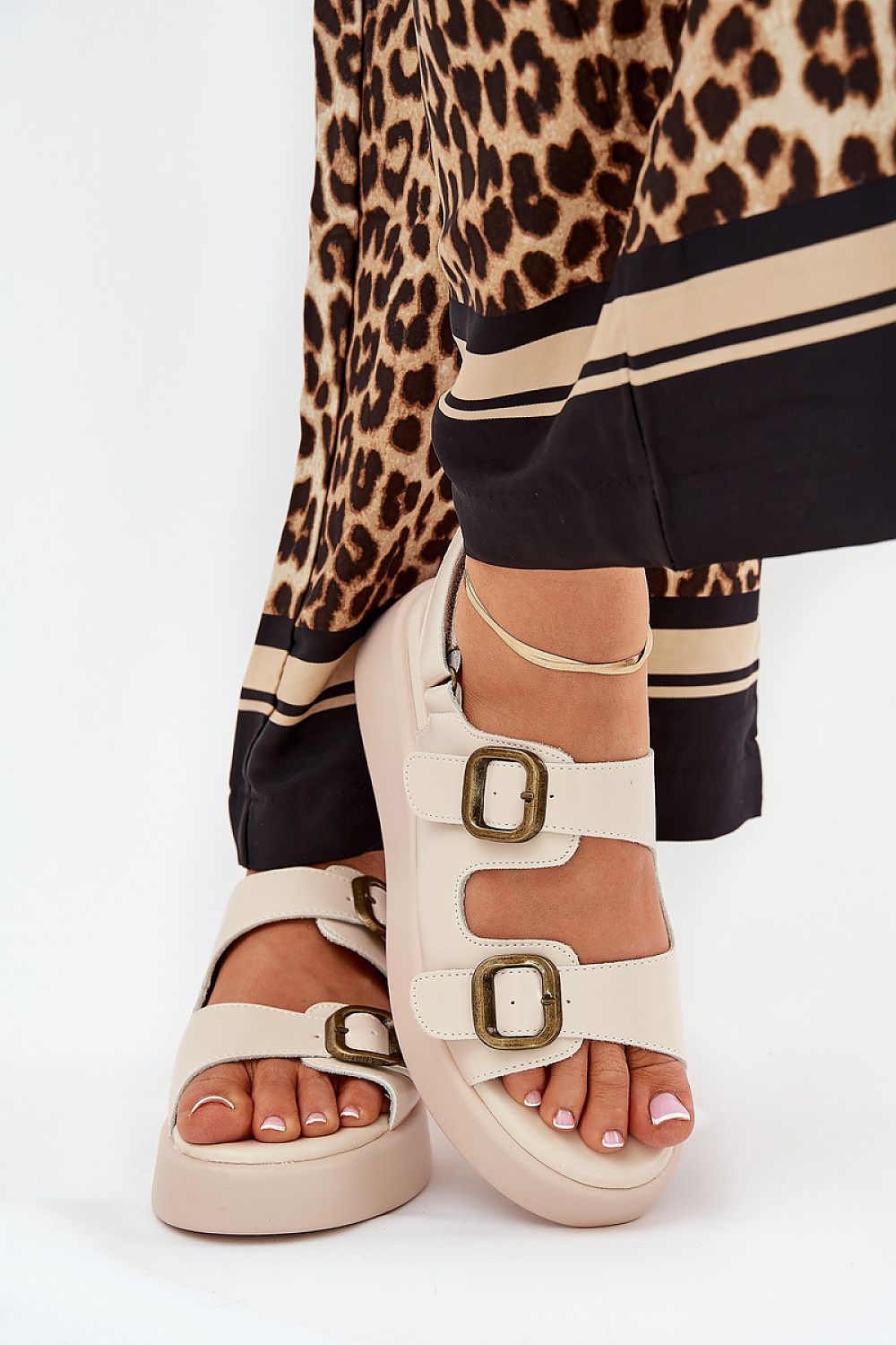 Sandale cu talpă tip pană model 209888 Step in style
