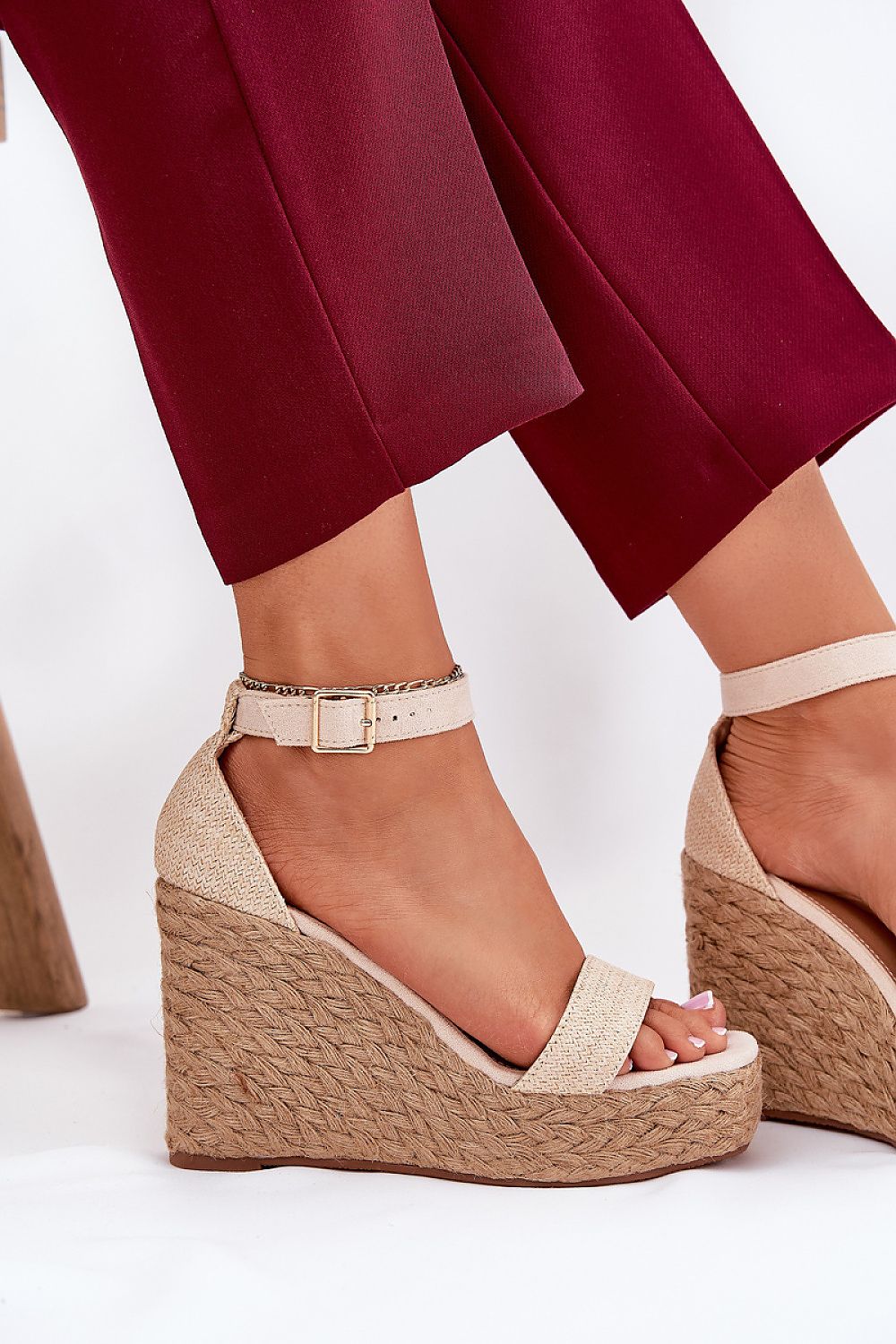 Sandale cu talpă tip pană model 209913 Step in style