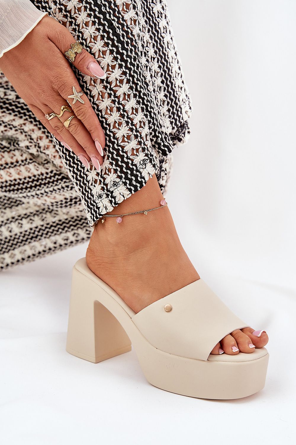 Şlapi model 209943 Step in style