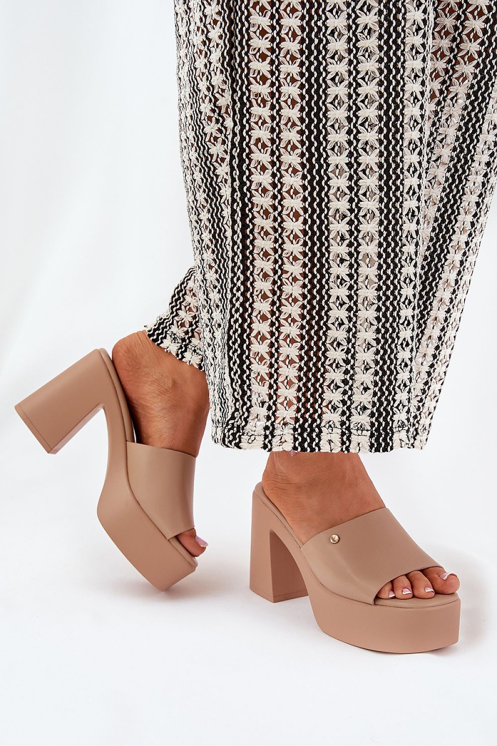 Şlapi model 209944 Step in style
