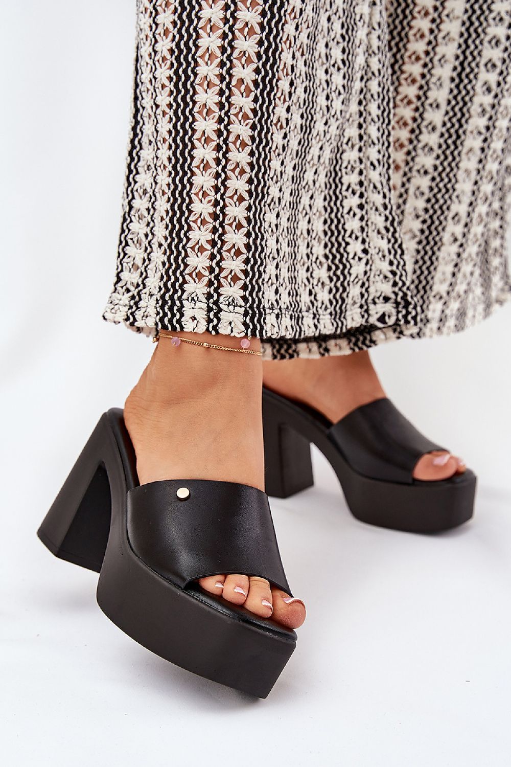 Şlapi model 209945 Step in style