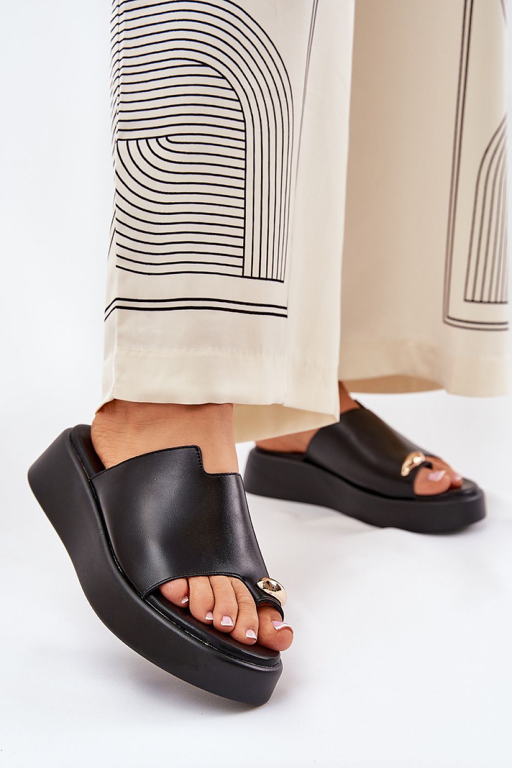 Şlapi model 209953 Step in style