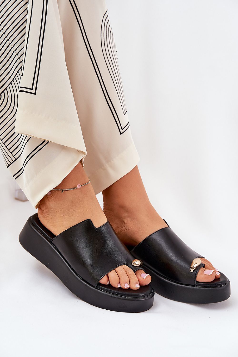 Şlapi model 209953 Step in style
