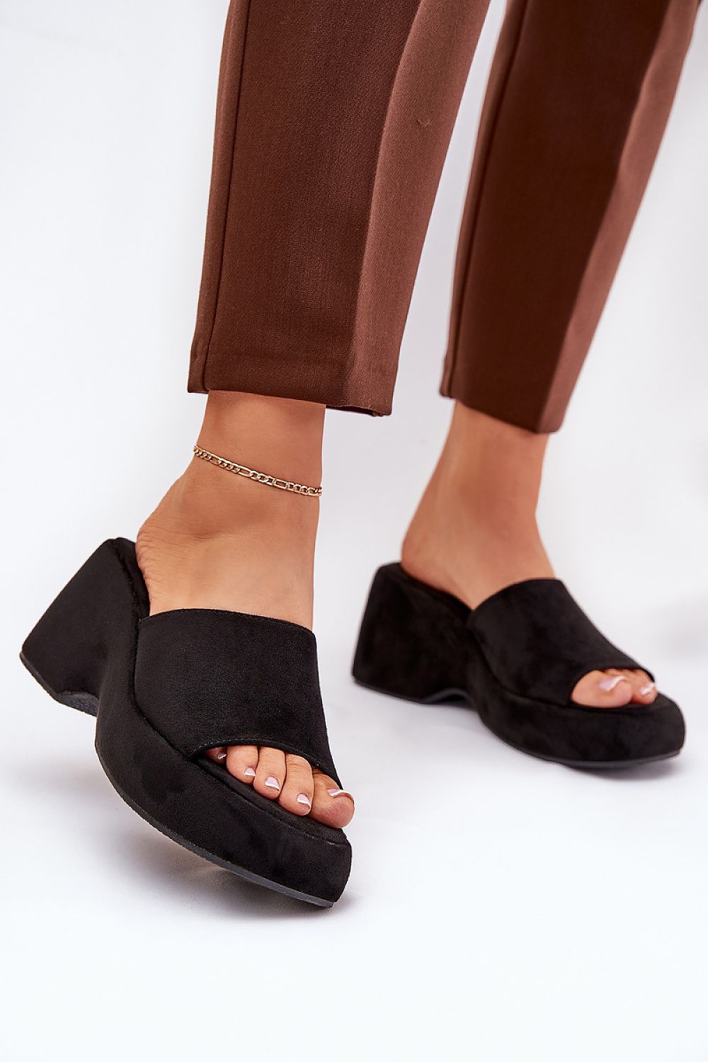 Şlapi model 210172 Step in style