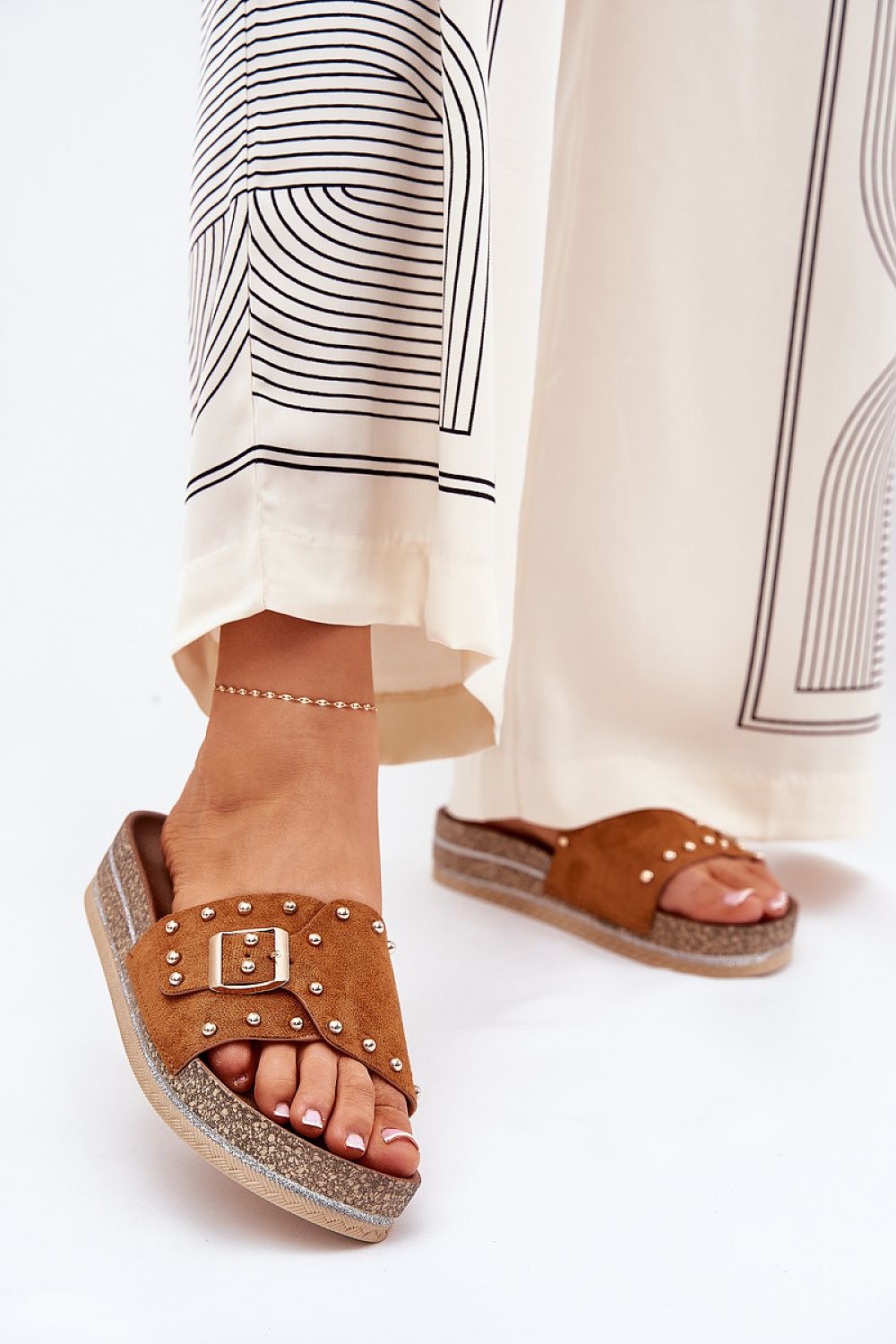 Şlapi model 210754 Step in style