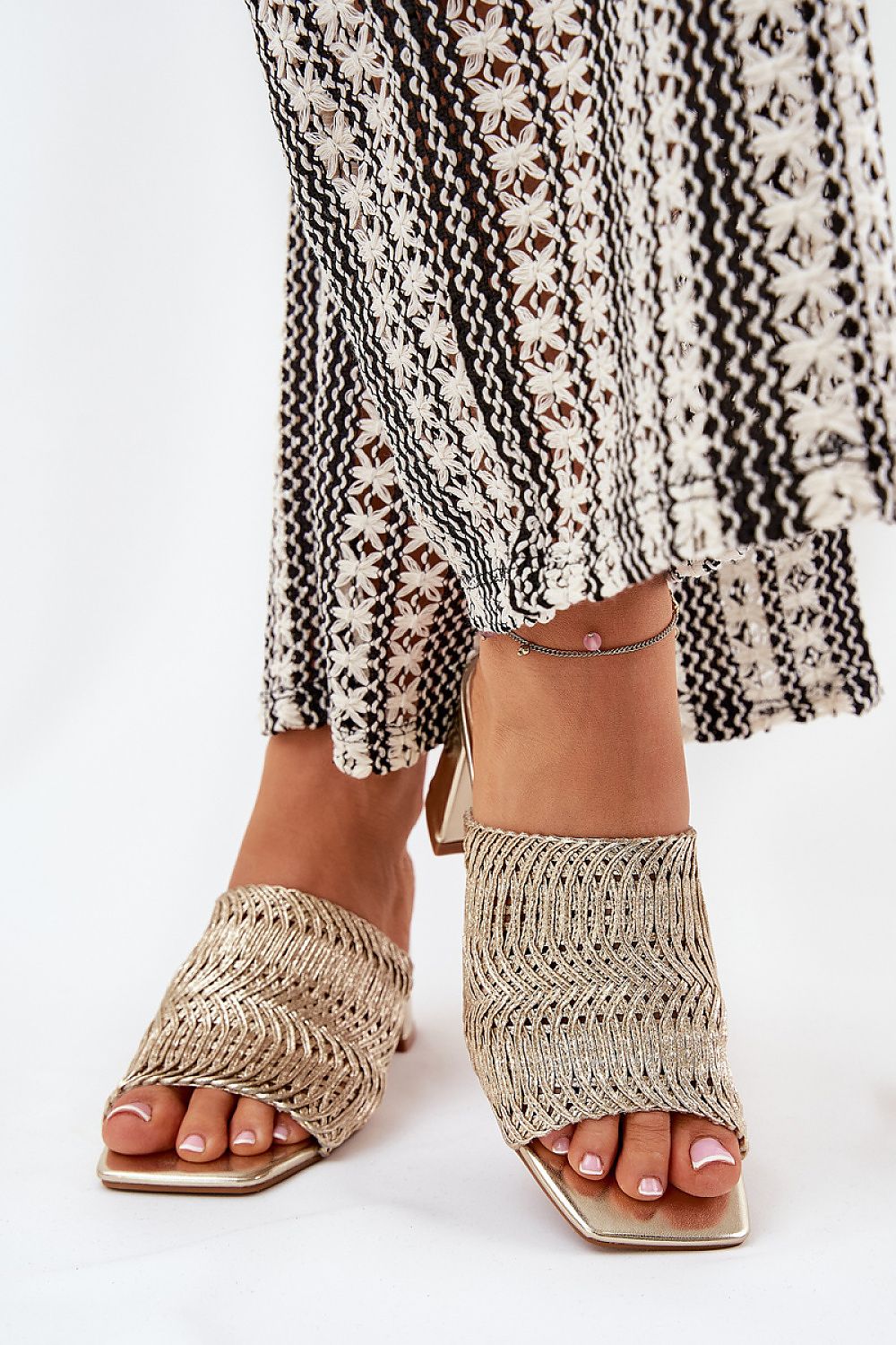Şlapi model 210781 Step in style
