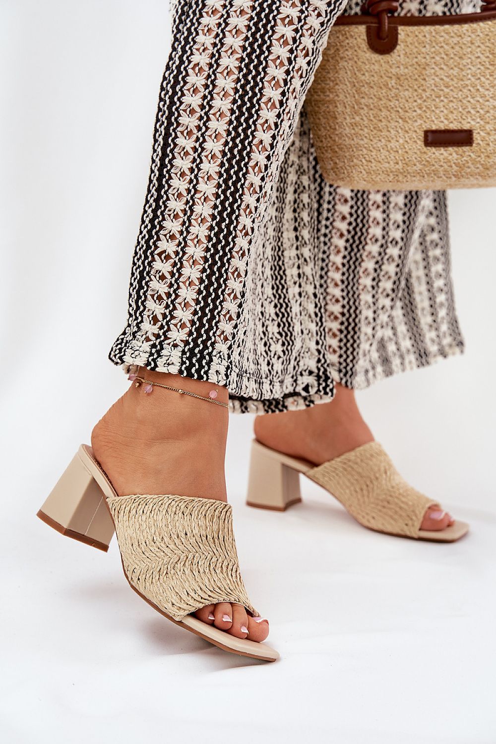 Şlapi model 210782 Step in style
