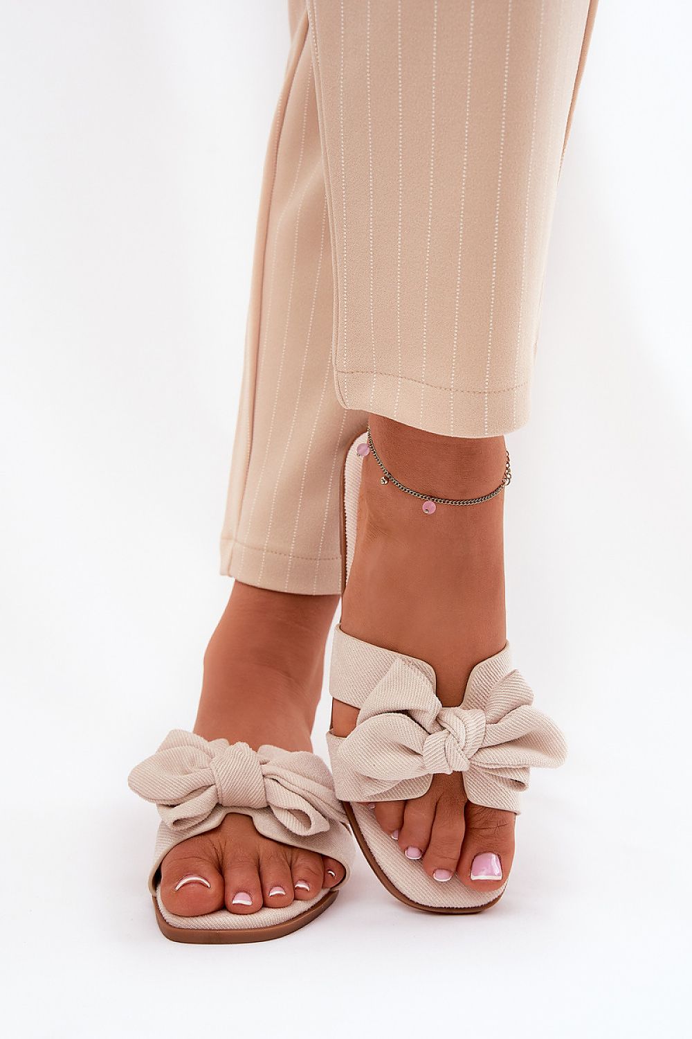 Şlapi model 210792 Step in style