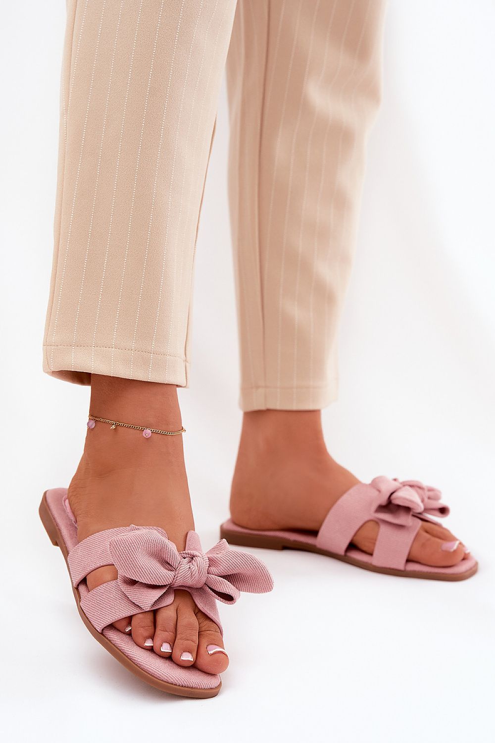 Şlapi model 210793 Step in style