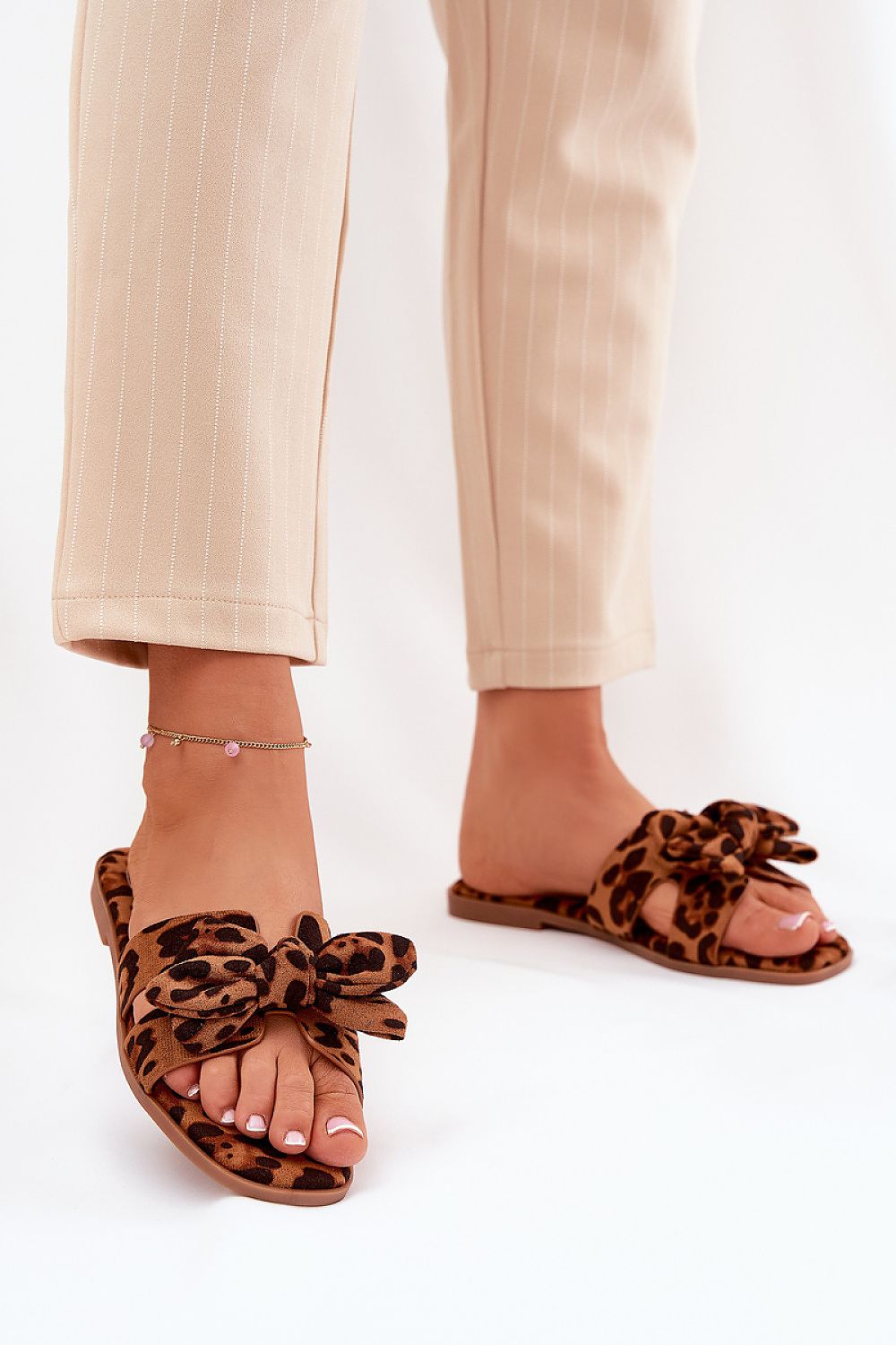 Şlapi model 210795 Step in style